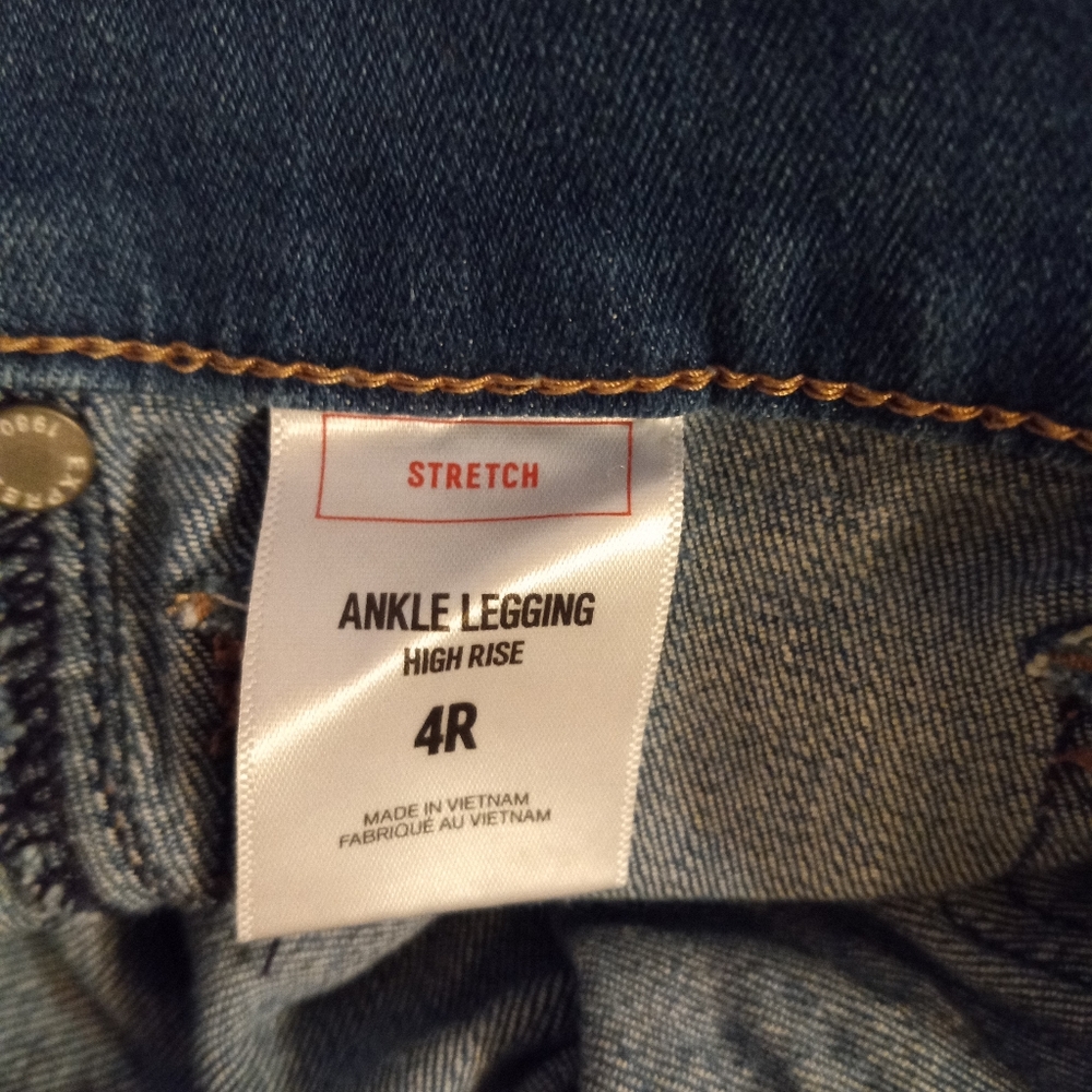Express Embroidered Jeans - Picture 13 of 13